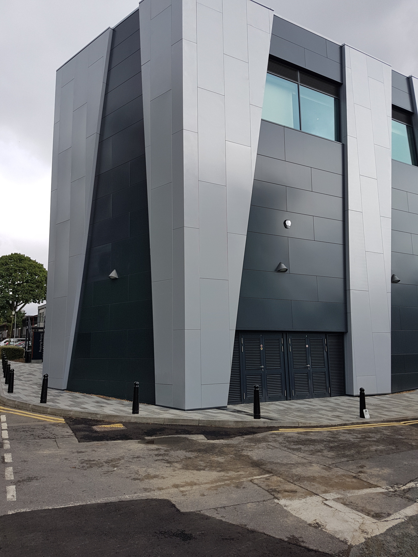 Royal Holloway University, Electronic Engineering Science Building