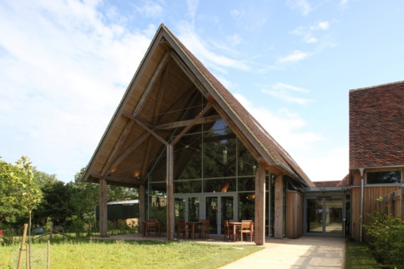 Curtain Wall System Spanning 8 Meters